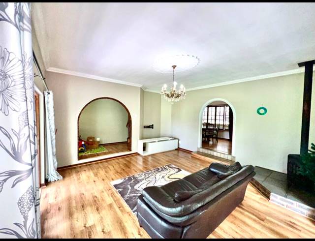 4 BEDROOM HOUSE FOR SALE IN CLARENDON